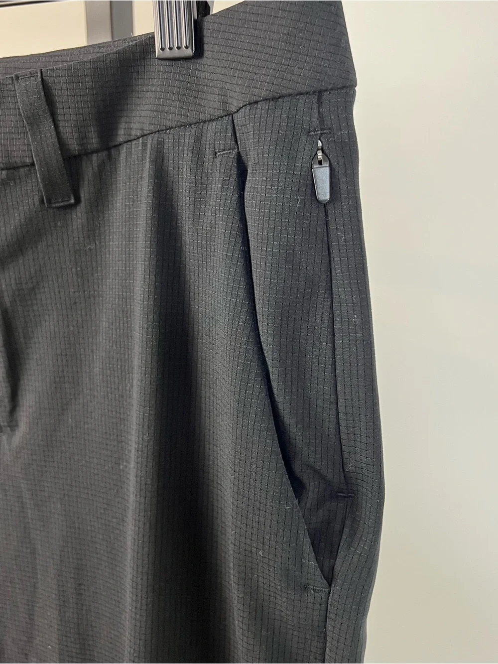 Lululemon Commission Mens Black Grid Pattern Classic Slim Fit Casual Trousers 32